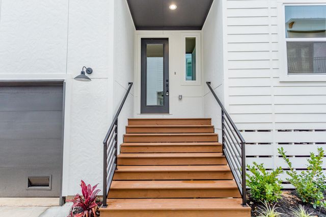 1439 W 25th Street B, Houston, TX 77008