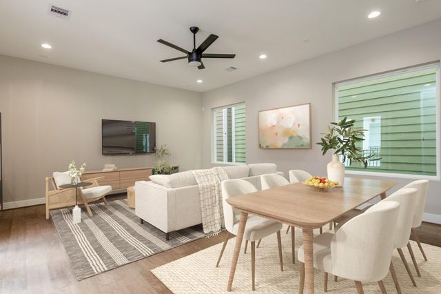 1439 W 25th Street B, Houston, TX 77008