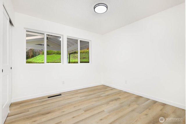 4418 60th Ave W, University Place, WA 98466