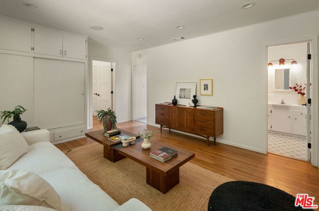 3917 Beethoven Street, Los Angeles, CA 90066