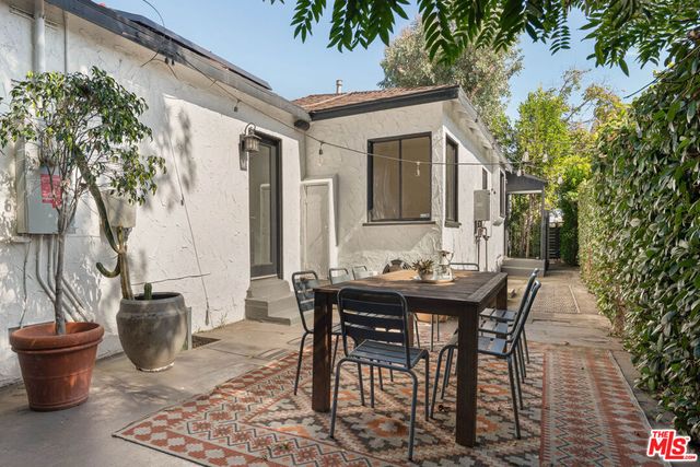 3917 Beethoven Street, Los Angeles, CA 90066