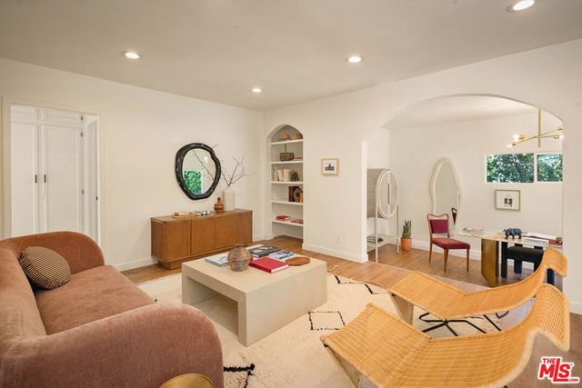 3917 Beethoven Street, Los Angeles, CA 90066