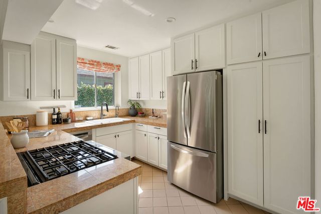 3917 Beethoven Street, Los Angeles, CA 90066