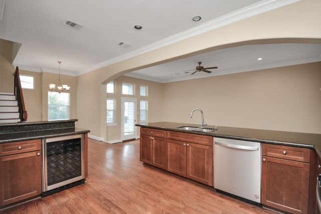 1137 W 24th Street A, Houston, TX 77008