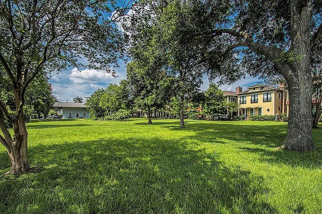 1137 W 24th Street A, Houston, TX 77008