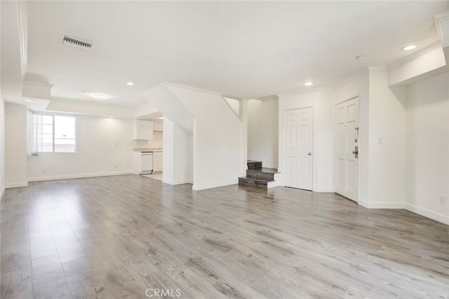 346 W Wilson 7, Glendale, CA 91203