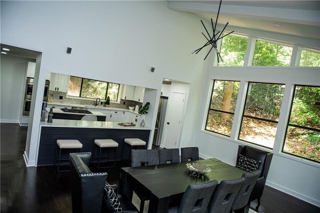 4377 Paran NW Place, Atlanta, GA 30327