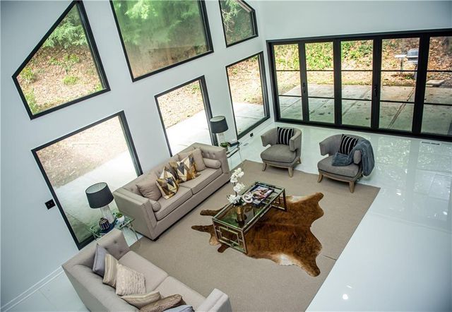 4377 Paran NW Place, Atlanta, GA 30327