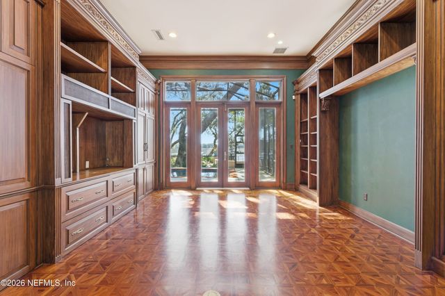 1049 SHIPWATCH Drive E, Jacksonville, FL 32225