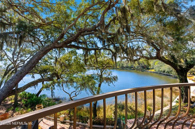 1049 SHIPWATCH Drive E, Jacksonville, FL 32225