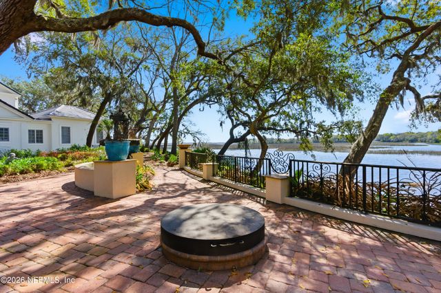 1049 SHIPWATCH Drive E, Jacksonville, FL 32225