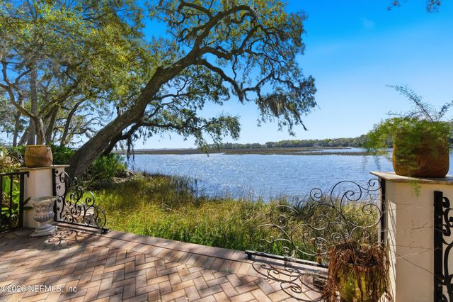 1049 SHIPWATCH Drive E, Jacksonville, FL 32225