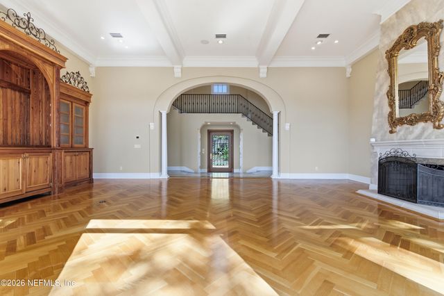 1049 SHIPWATCH Drive E, Jacksonville, FL 32225