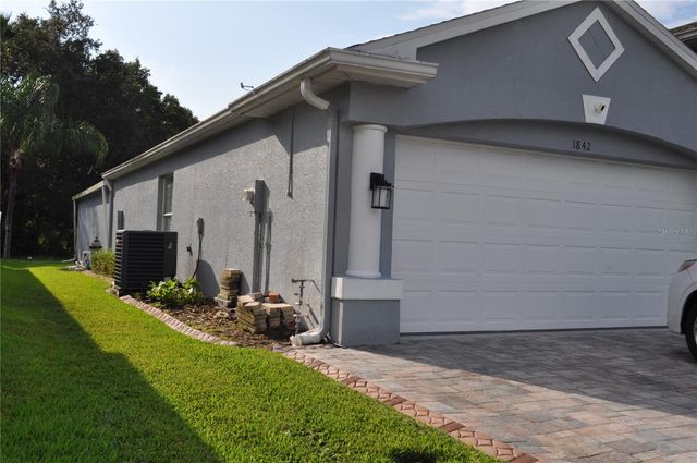 1842 RIDGELAKE COURT, Wesley Chapel, FL 33543