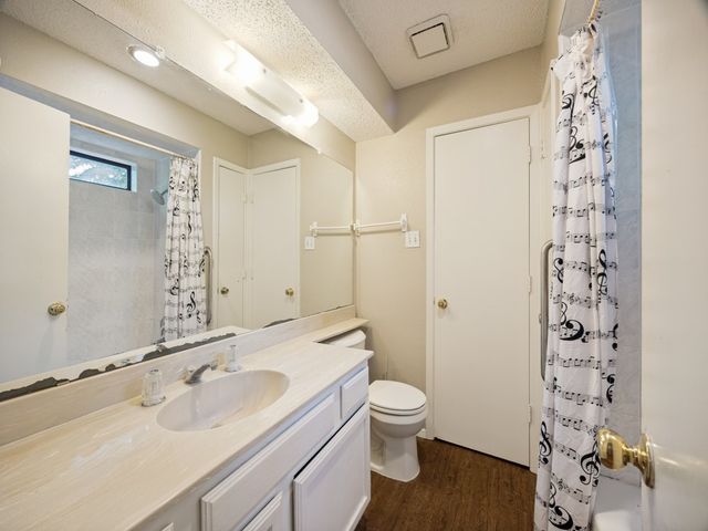 1142 Sicily Drive, Garland, TX 75040