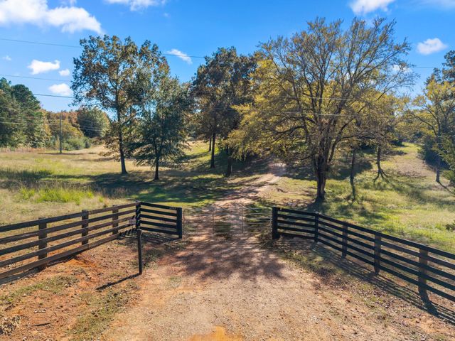6335 County Road 3602, Bullard, TX 75757