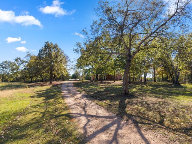 6335 County Road 3602, Bullard, TX 75757