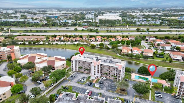 10155 NW 9th St Cir 4-401, Miami, FL 33172
