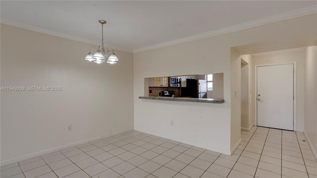 10155 NW 9th St Cir 4-401, Miami, FL 33172