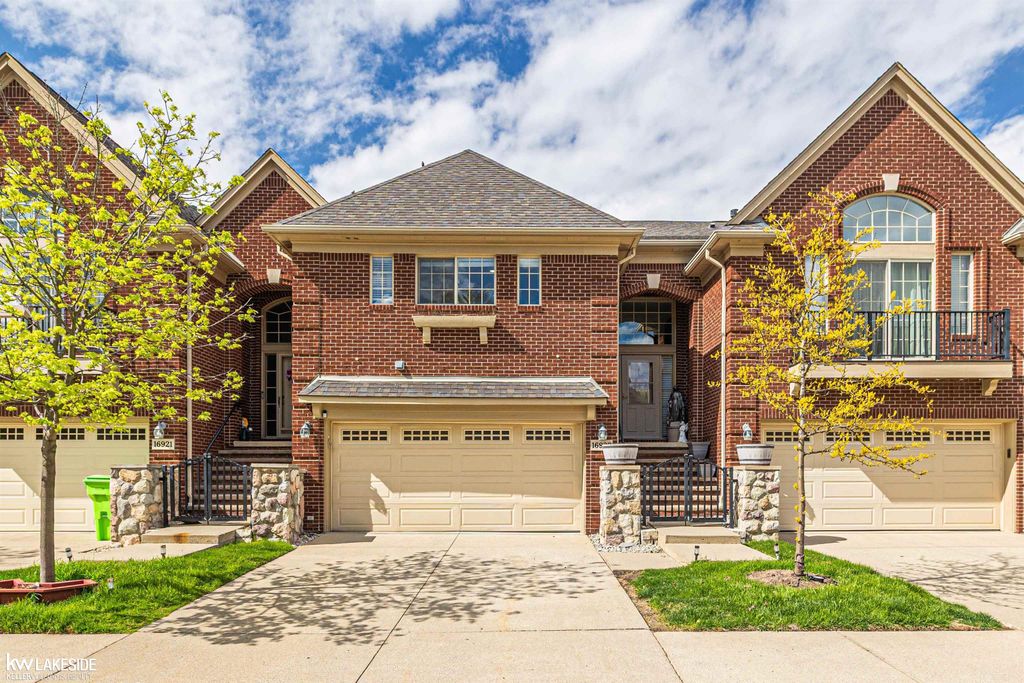 16933 Kensington Drive, Macomb Twp, MI 48044