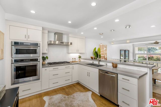 4754 La Villa Marina Unit D, Los Angeles, CA 90292