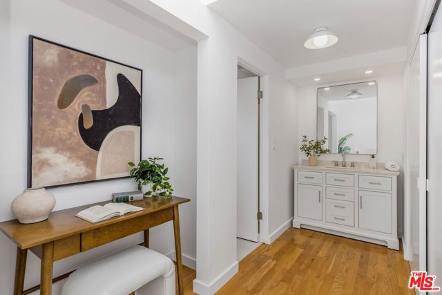 4754 La Villa Marina Unit D, Los Angeles, CA 90292