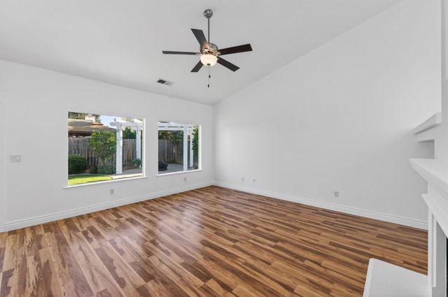 2839 E Brandywine, Fresno, CA 93720