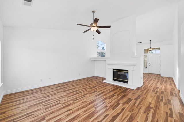 2839 E Brandywine, Fresno, CA 93720