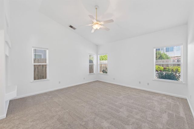 2839 E Brandywine, Fresno, CA 93720