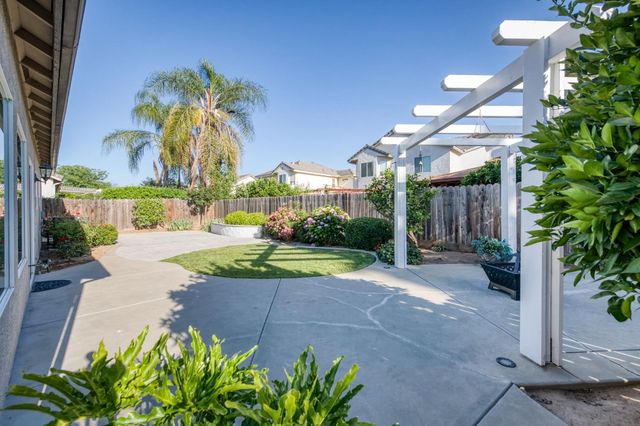 2839 E Brandywine, Fresno, CA 93720