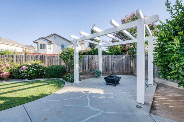 2839 E Brandywine, Fresno, CA 93720