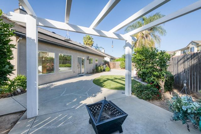 2839 E Brandywine, Fresno, CA 93720