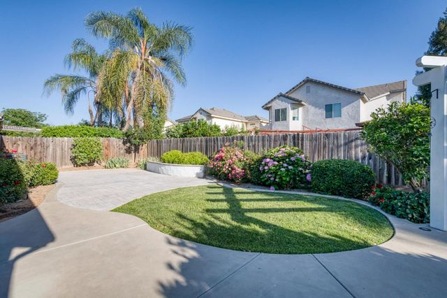 2839 E Brandywine, Fresno, CA 93720