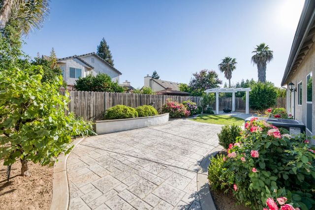 2839 E Brandywine, Fresno, CA 93720