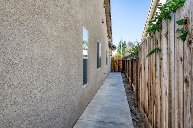 2839 E Brandywine, Fresno, CA 93720