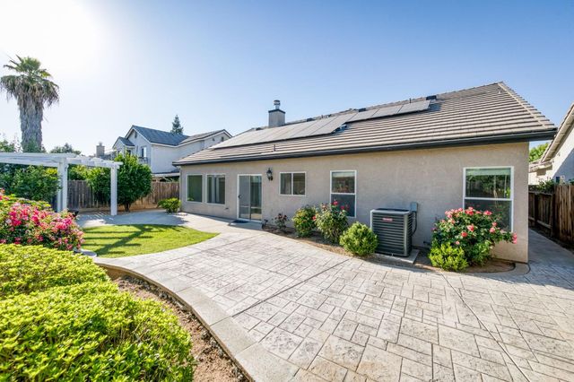 2839 E Brandywine, Fresno, CA 93720