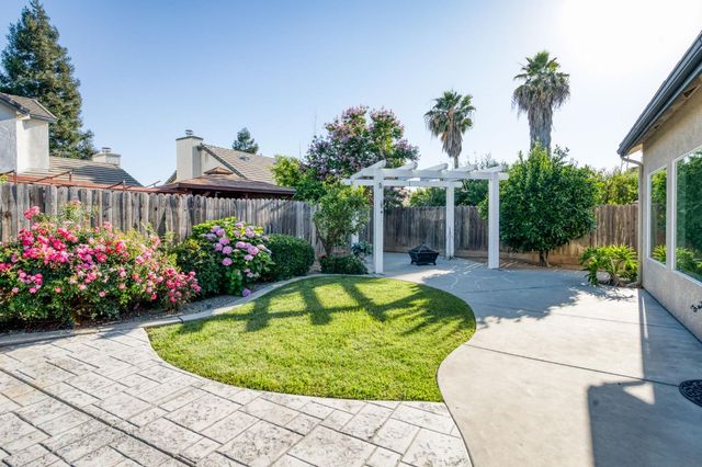 2839 E Brandywine, Fresno, CA 93720