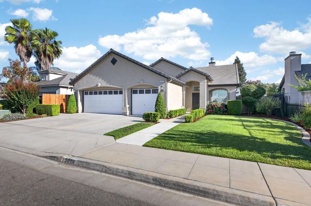 2839 E Brandywine, Fresno, CA 93720