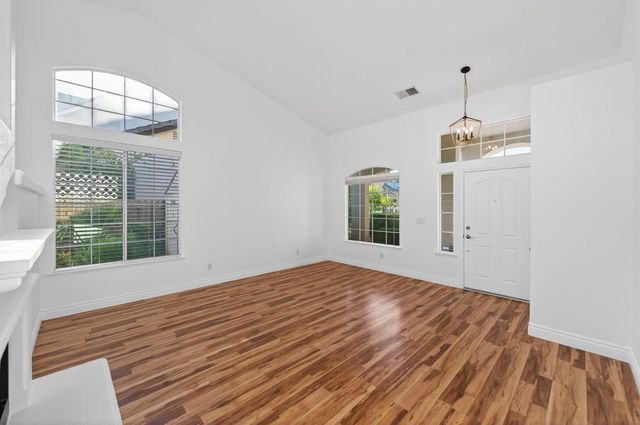 2839 E Brandywine, Fresno, CA 93720