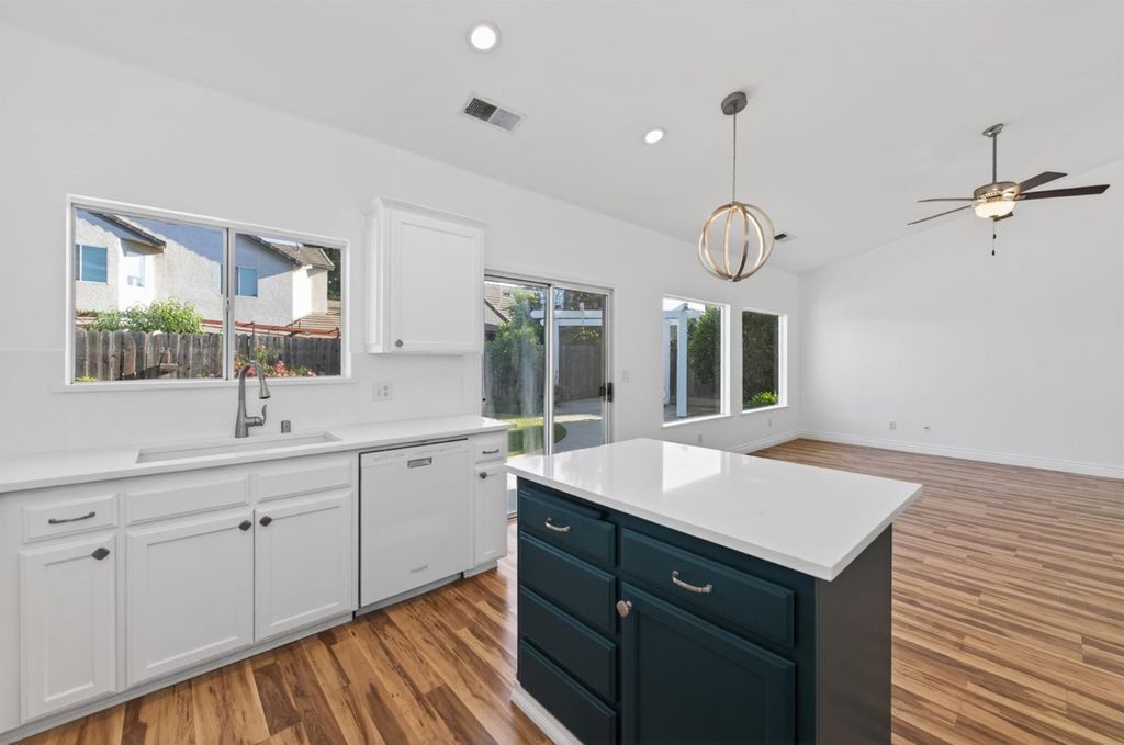 Image 16 of property listing at 2839 E Brandywine, Fresno, CA 93720