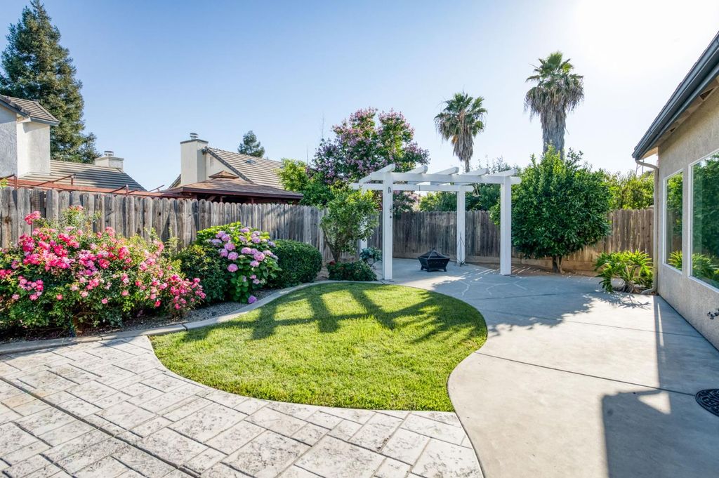 Image 39 of property listing at 2839 E Brandywine, Fresno, CA 93720