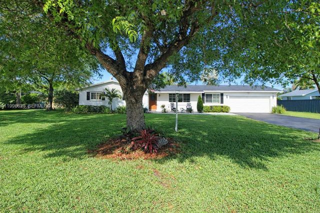 27420 SW 165th Ave, Homestead, FL 33031