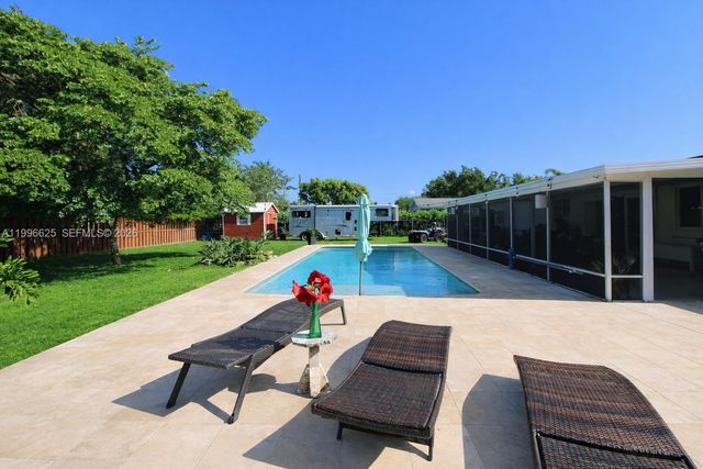 27420 SW 165th Ave, Homestead, FL 33031