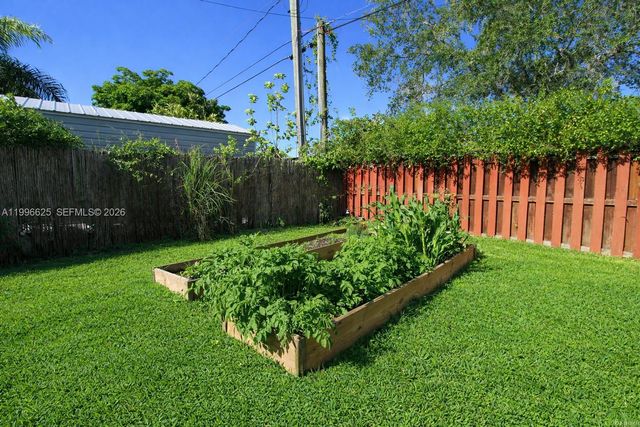 27420 SW 165th Ave, Homestead, FL 33031