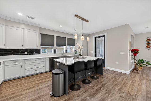 1723 W Avalon Circle, Charleston, SC 29407