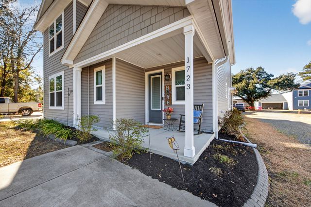 1723 W Avalon Circle, Charleston, SC 29407