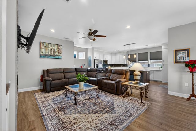 1723 W Avalon Circle, Charleston, SC 29407