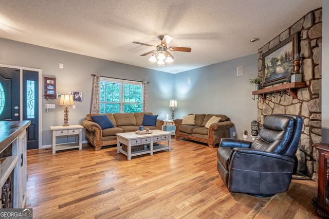 1572 Booze Mountain Road SE, Silver Creek, GA 30173