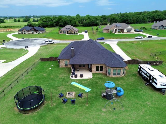 1027 Hope Court, Boyd, TX 76023