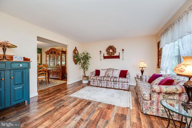 431 E AUGUSTA DR, Sinking Spring, PA 19608